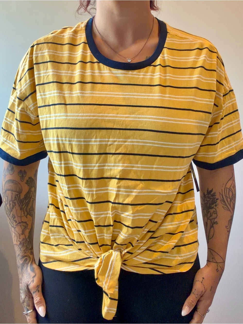 NWT NoBo Women’s XXL / 2X‎ Yellow Striped T-Shirt with Knot Detail Short Sleeves